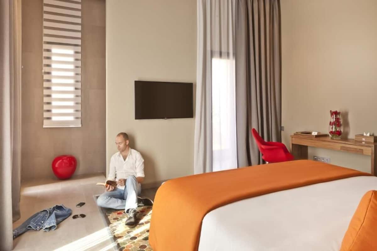Deluxe-dobbeltværelse | 1 soveværelse, premium-sengetøj, Select Comfort-senge, minibar
