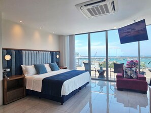 Suite Studio Panoramique | Literie de qualité supérieure, minibar, coffres-forts dans les chambres