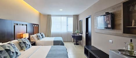 Double Twin Room, City View | Ropa de cama de alta calidad y minibar 