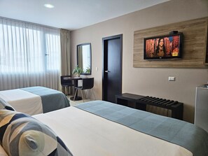 Double Twin Room, City View | 高級寢具、迷你吧、客房內保險箱、隔音