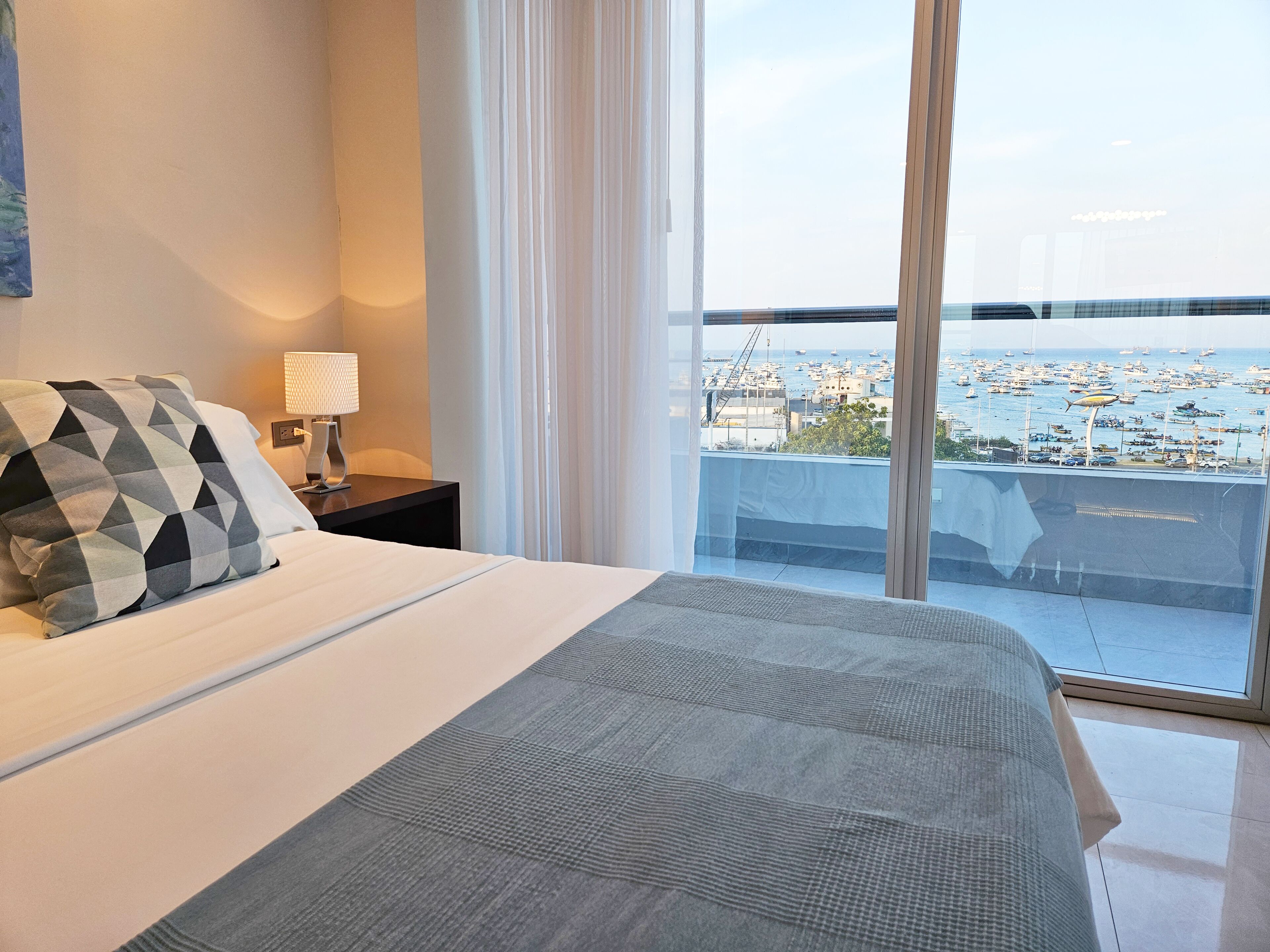 panoramic studio suite | premium bedding, minibar, in-room safe, soundproofing