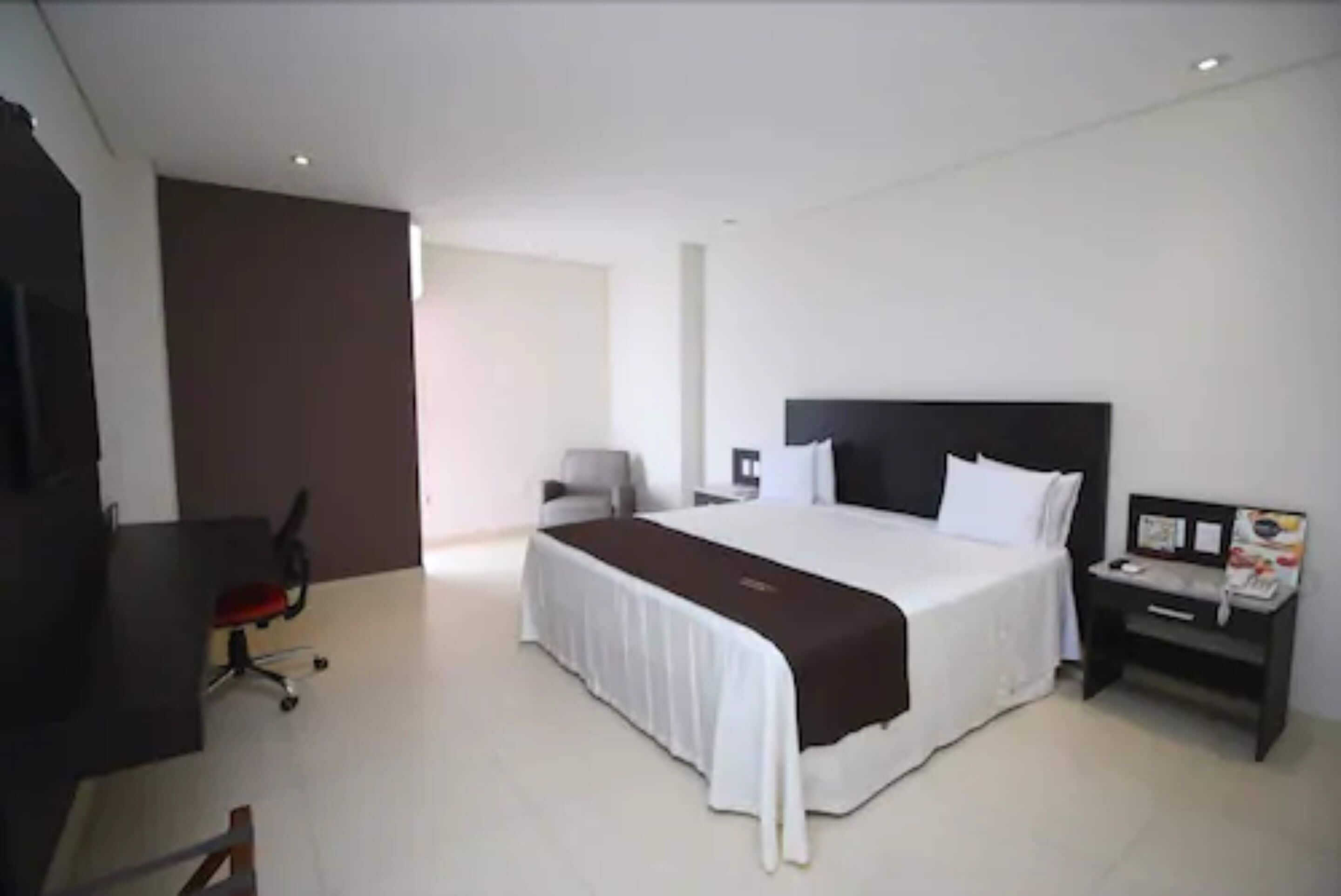 خزنة داخل الغرفة ومكتب وواي فاي مجانًا وملاءات أسرّة