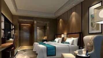 Minibar, in-room safe, desk, iron/ironing board