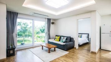 3 Bed room | Escritorio, insonorización, tabla de planchar con plancha y wifi gratis