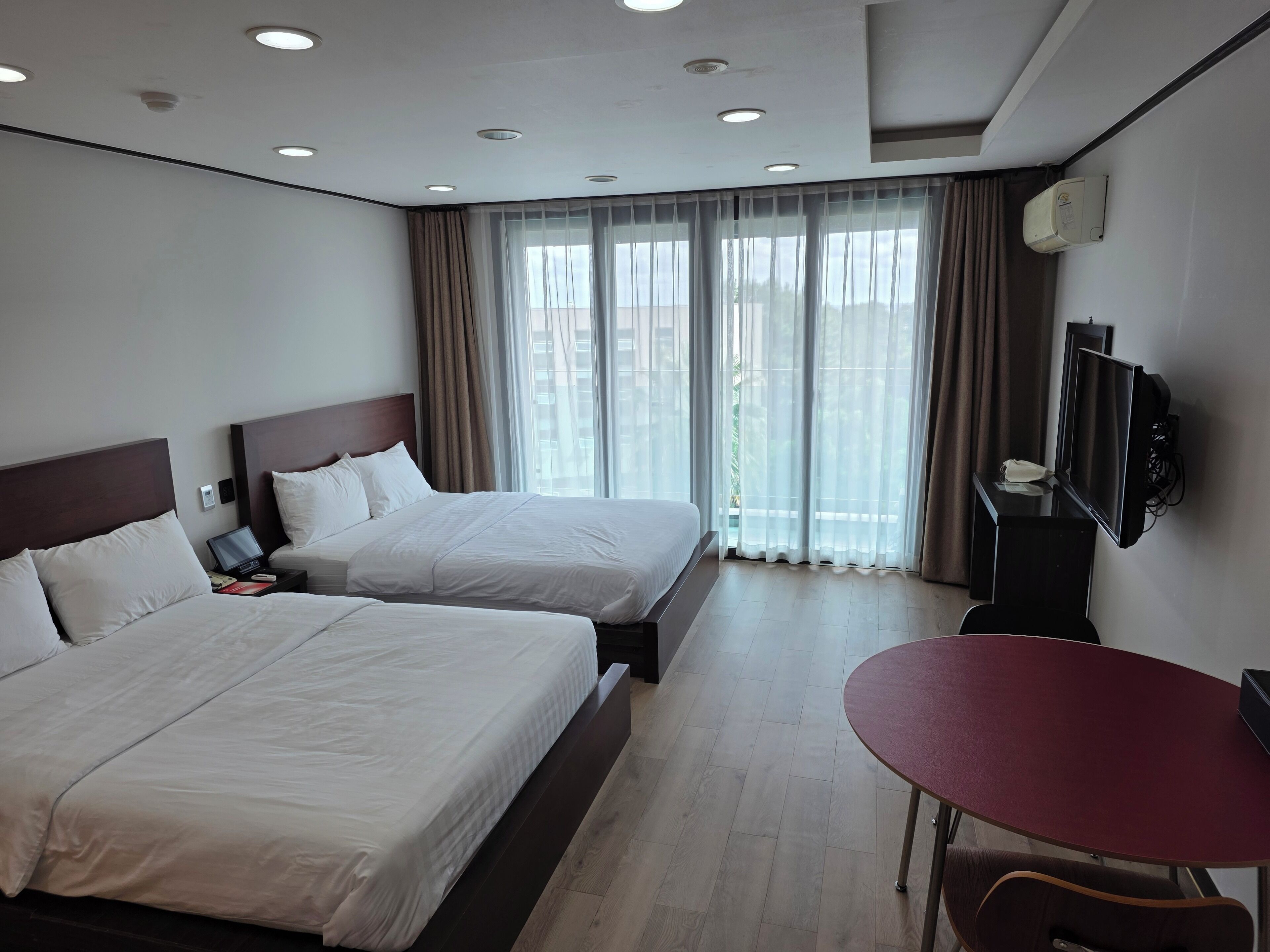 Premium bedding, blackout curtains, free WiFi, bed sheets