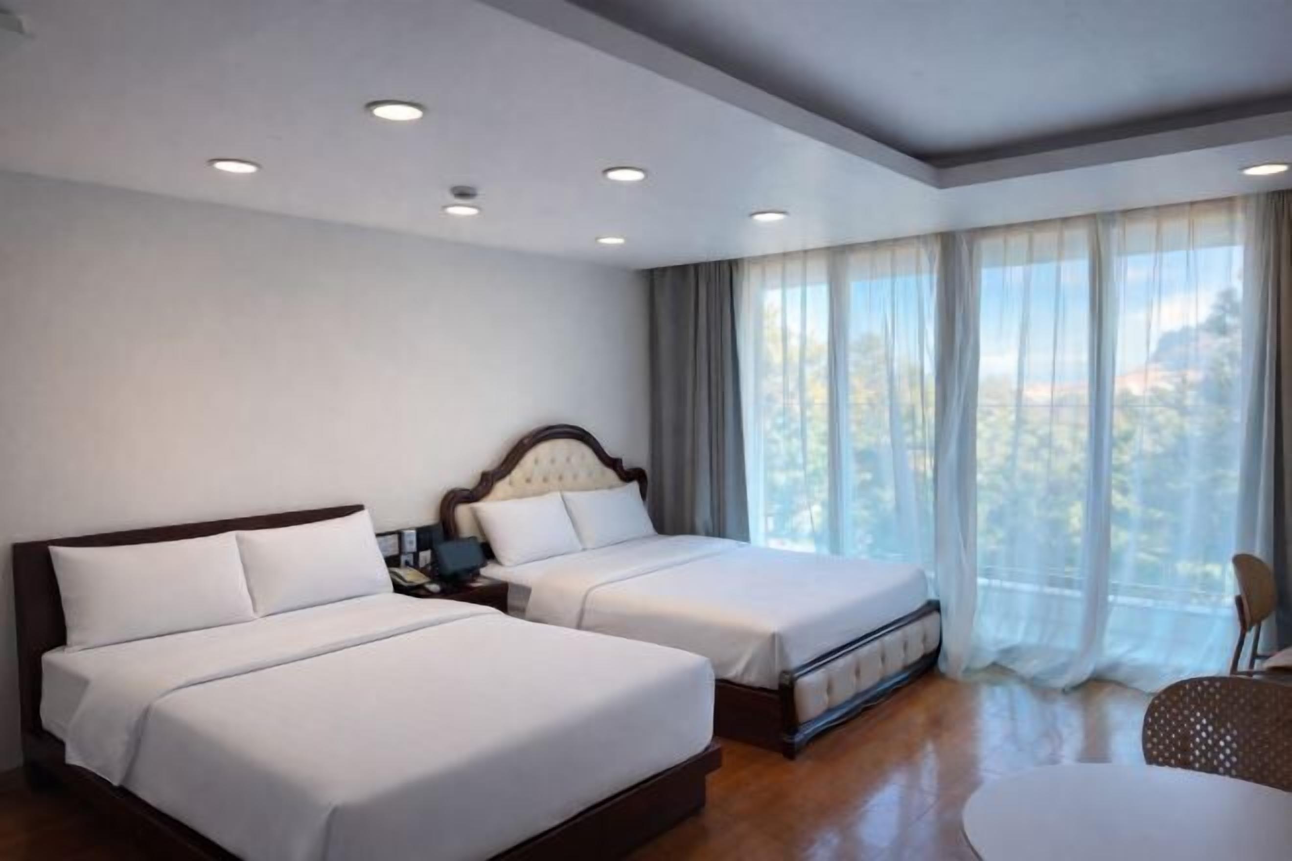 Sengetøy av topp kvalitet, blendingsgardiner og wi-fi (inkludert)