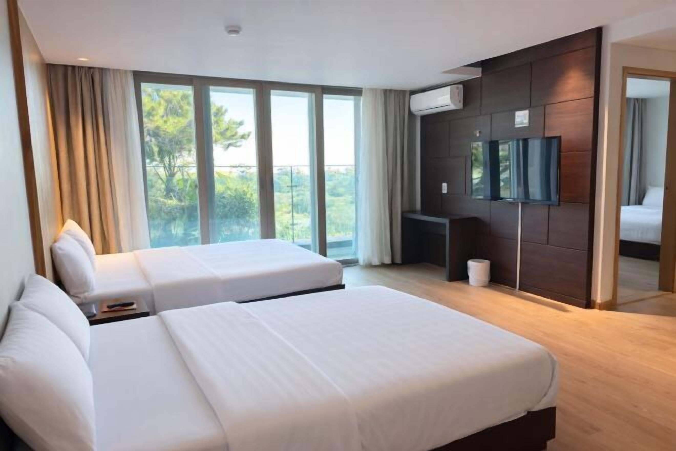 Luxe beddengoed, verduisterende gordijnen, gratis wifi, beddengoed