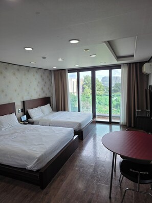 Deluxe Double Twin View | 1 bedroom, premium bedding, blackout drapes, free WiFi
