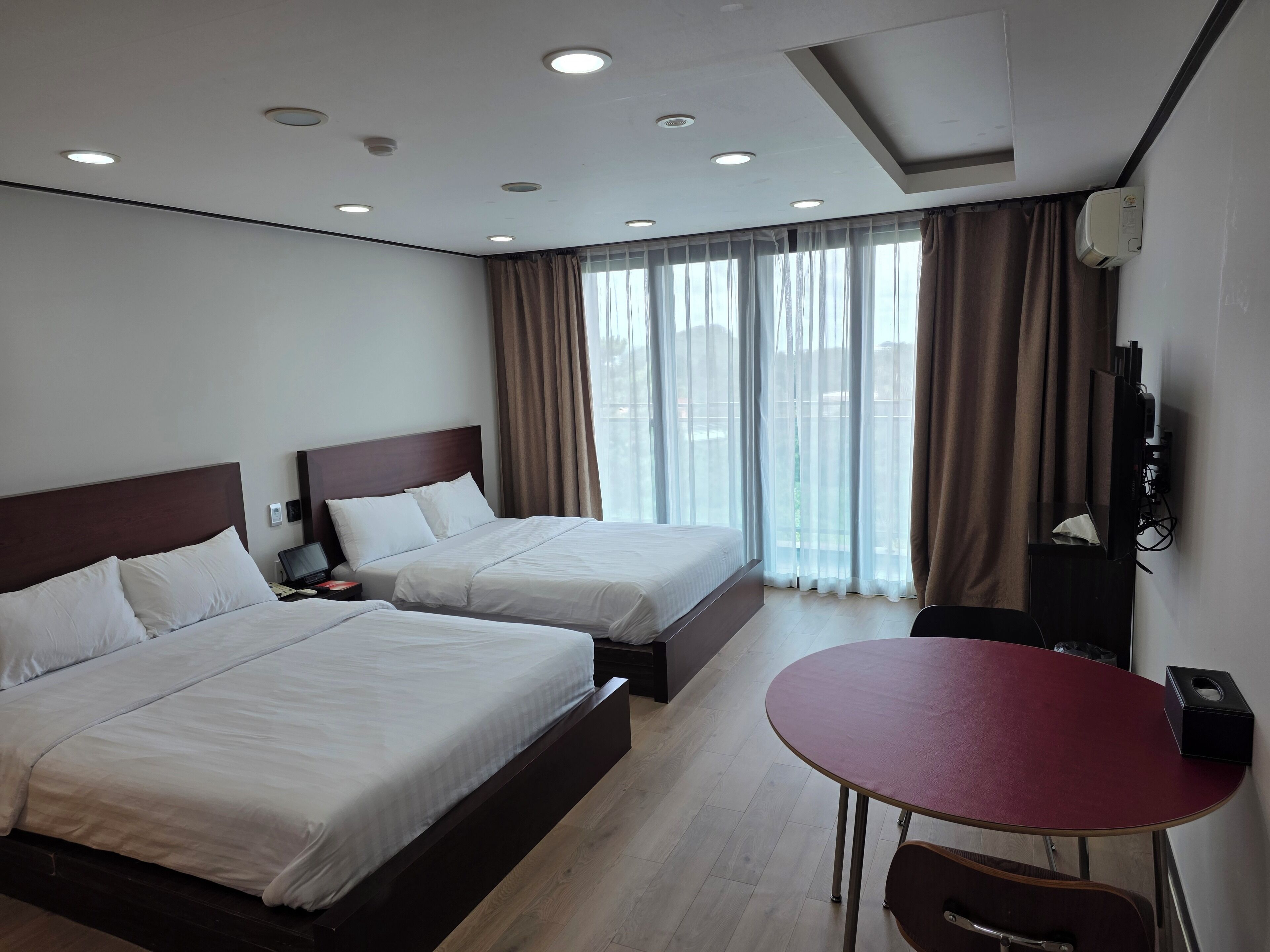 Premium bedding, blackout curtains, free WiFi, bed sheets