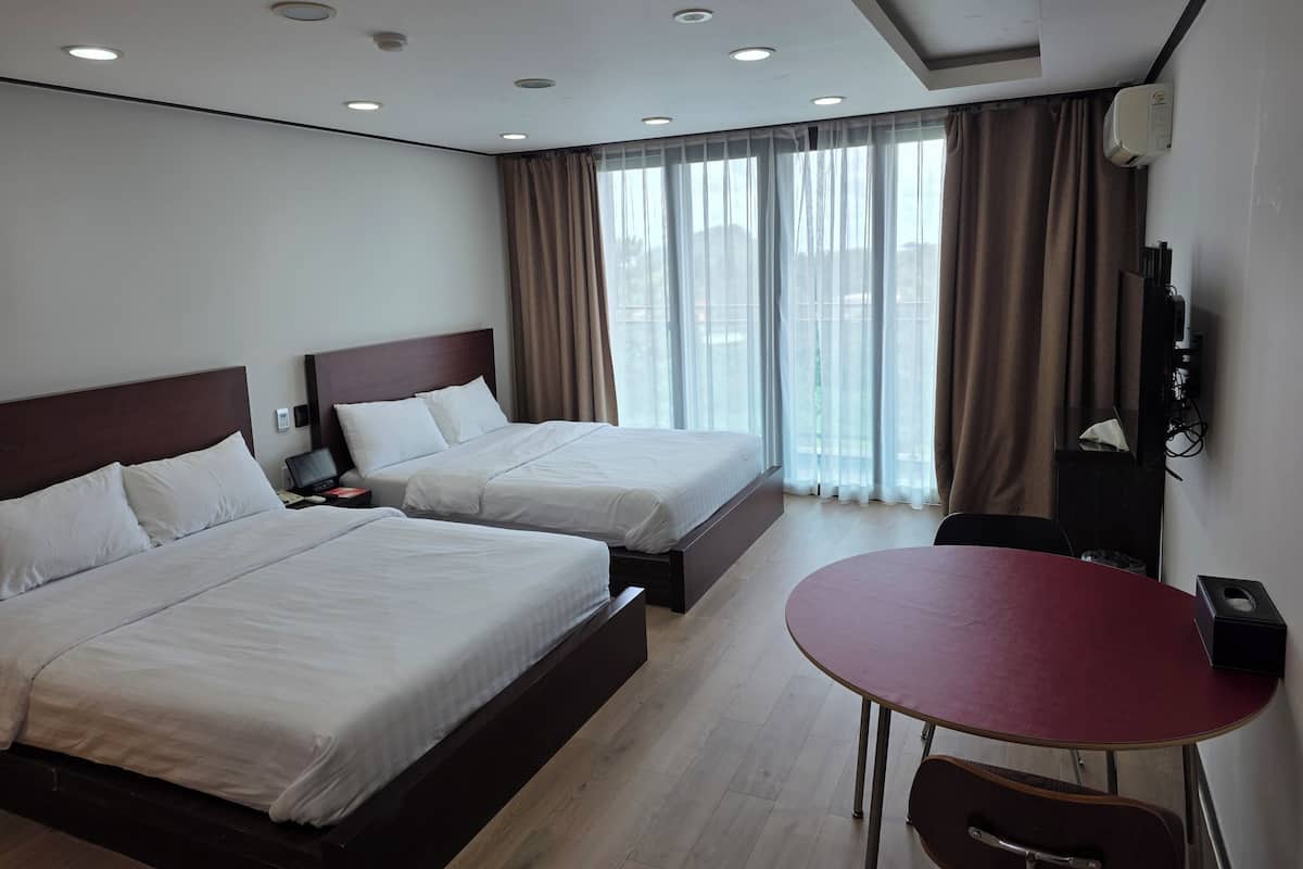 1 habitación, ropa de cama de alta calidad y cortinas blackout