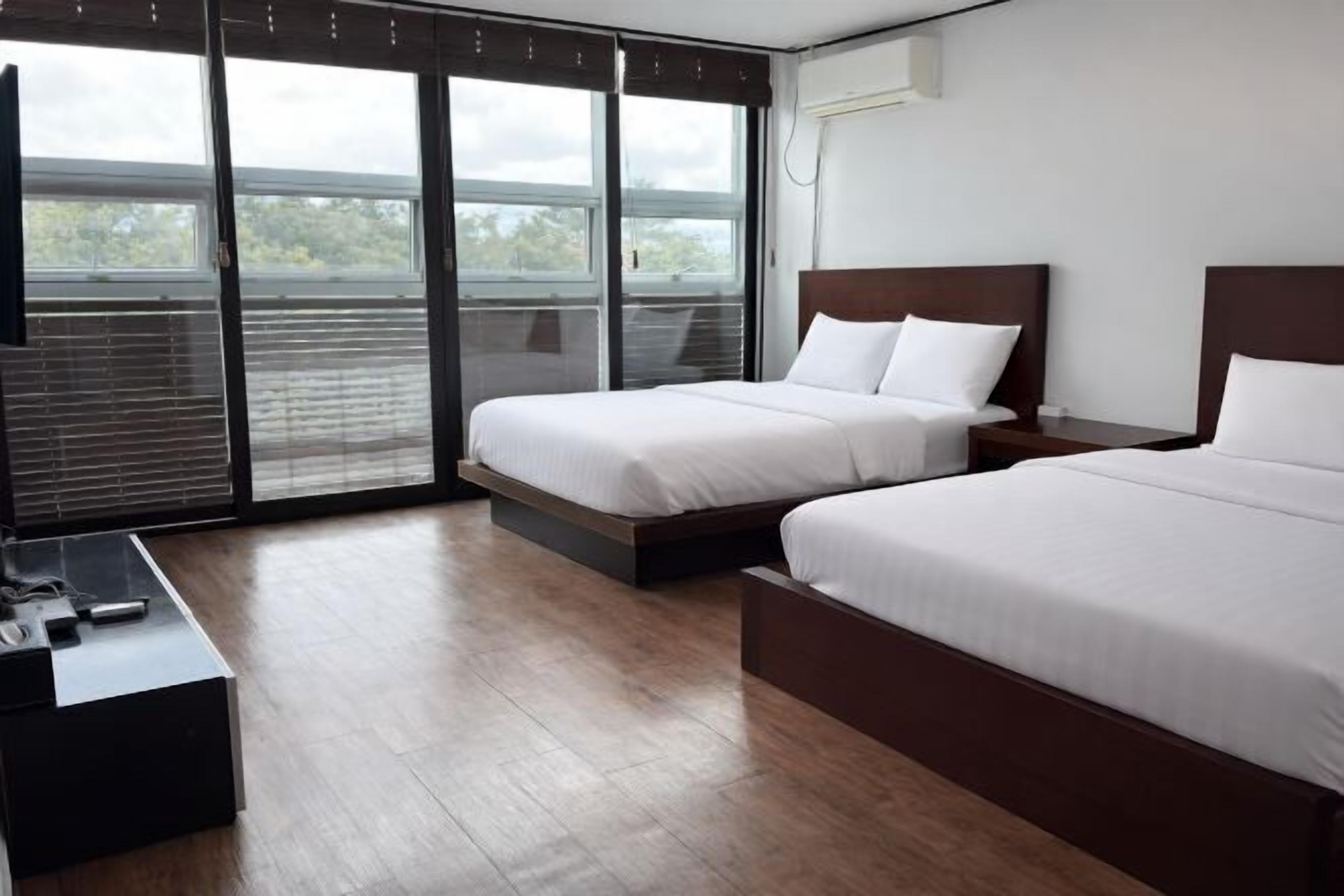 Luxe beddengoed, verduisterende gordijnen, gratis wifi, beddengoed