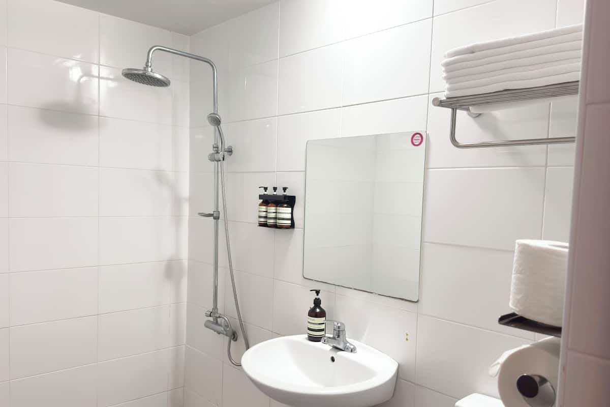 GRAND FAMILY | Literie de qualité supérieure, rideaux occultants, Wi-Fi gratuit