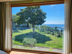 Dobbeltrom, havutsikt | Sengetøy i egyptisk bomull, dundyner og skrivebord for bærbar PC