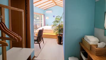 Luxury Double Room, 1 Bedroom, Ocean View, Oceanfront | Egyptian cotton sheets, down duvets, laptop workspace, soundproofing