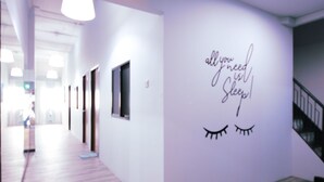 Free WiFi - Moni Gallery Hostel (Singapore)