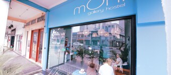 Moni Gallery Hostel