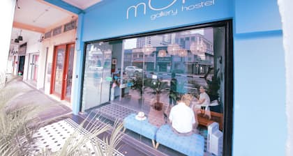 Moni Gallery Hostel