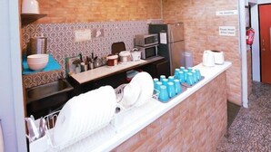 Private kitchen - Moni Gallery Hostel (Singapore)
