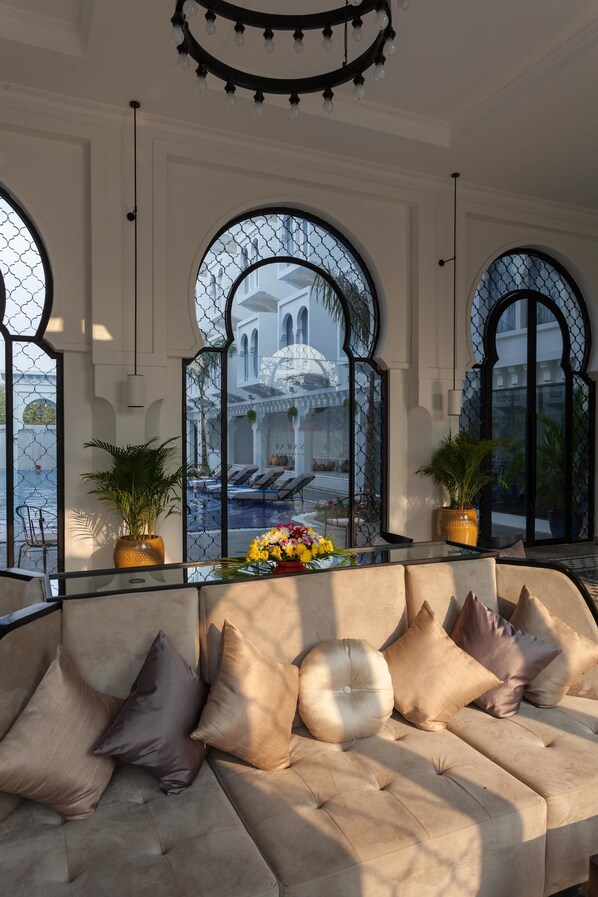 Lobby sitting area - Sarai and Wander (Siem Reap)