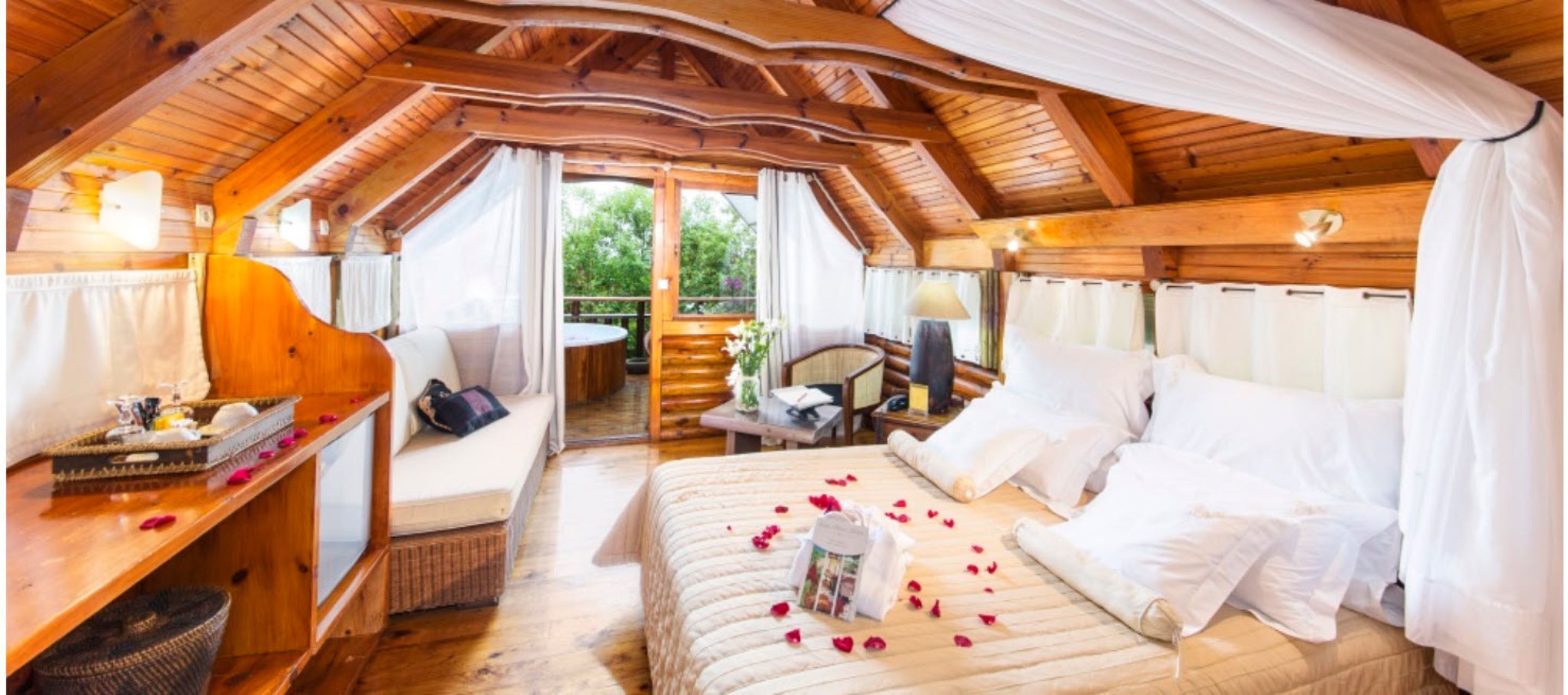 Prestige Room | Premium bedding, minibar, in-room safe, free WiFi