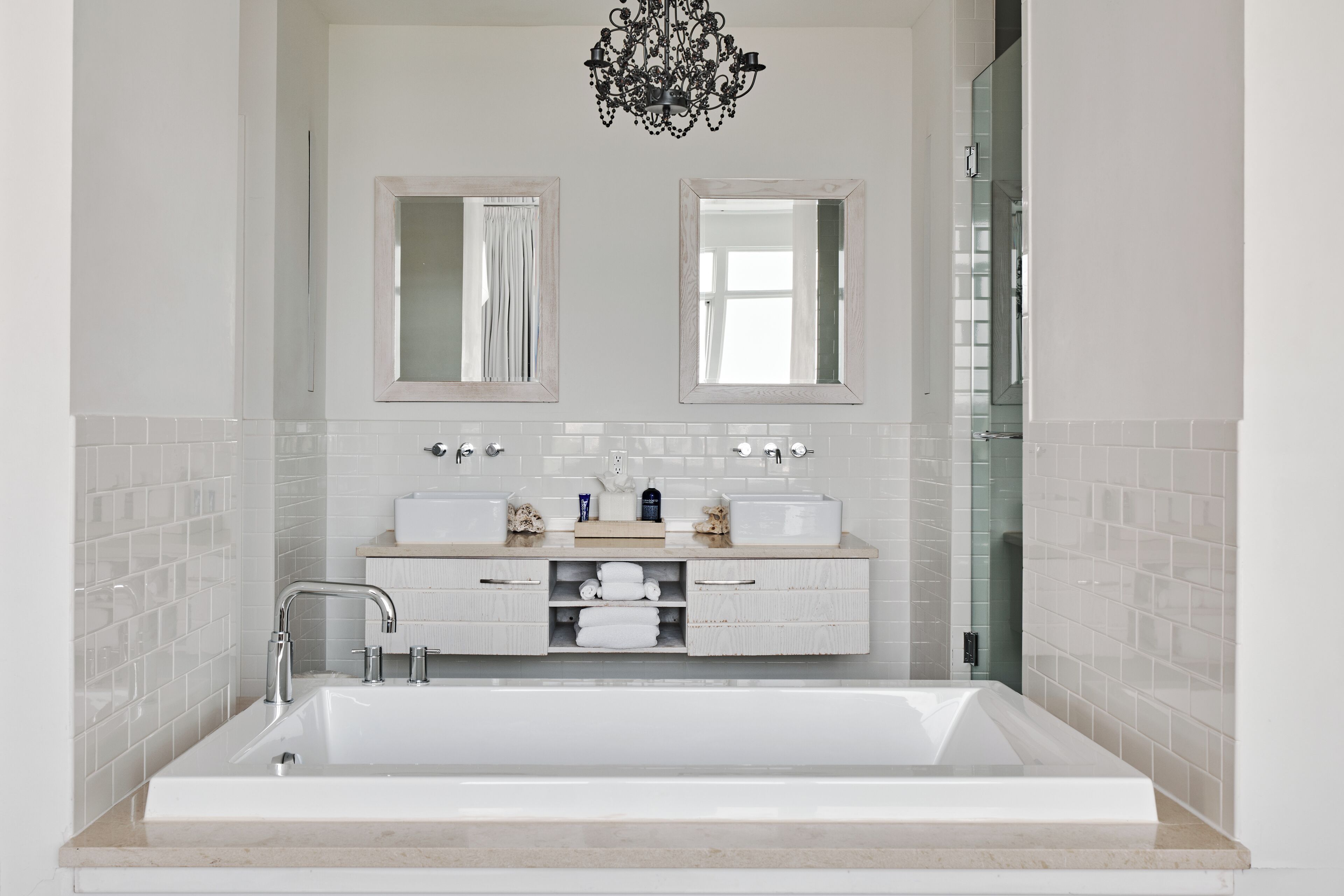 luxury suite, 2 bedrooms, fireplace (kahuna) | bathroom | designer toiletries, hair dryer, towels, soap