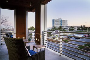 Junior Suite, Fireplace (Balcony) | Premium bedding, in-room safe, blackout curtains, free cots/infant beds - Bungalow Hotel (Long Branch)