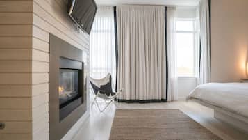 Seprai premium, brankas, dan tirai kedap cahaya