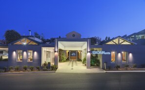 Property entrance - Forum Suites (Chania)
