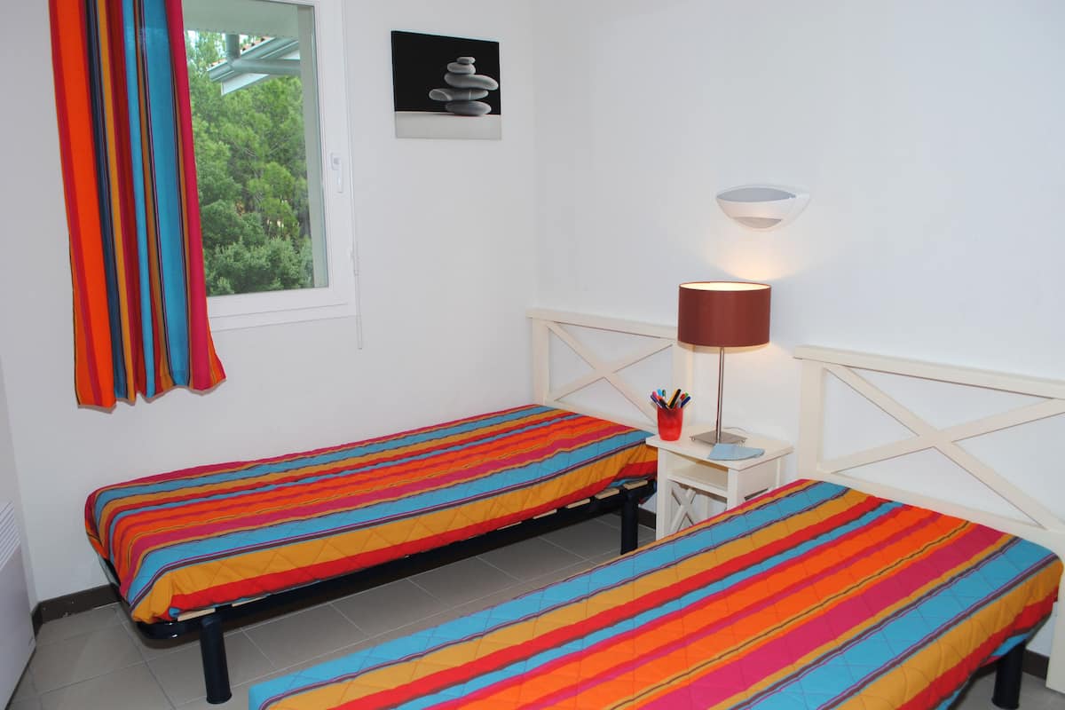 Free cots/infant beds, WiFi