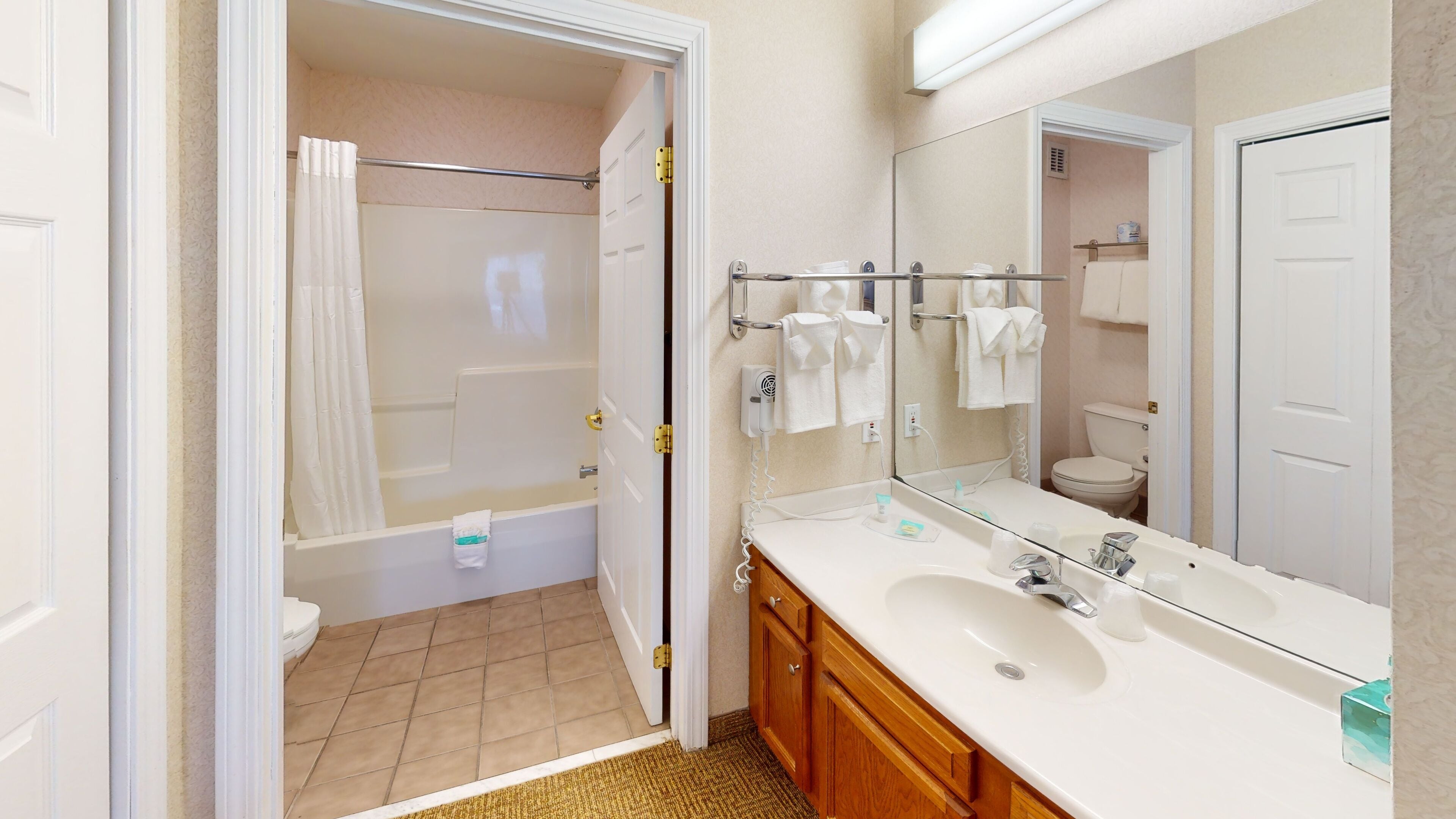 suite, multiple beds, non smoking | bathroom | free toiletries, hair dryer, towels