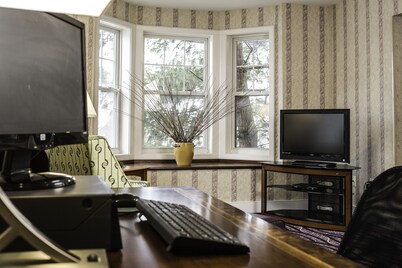 Smart Suites, an Ascend Collection Hotel