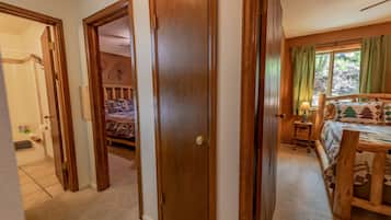 Standard Condo, 2 Bedrooms, Mountain View, Mountainside | 2 bedrooms, iron/ironing board, free WiFi, bed sheets