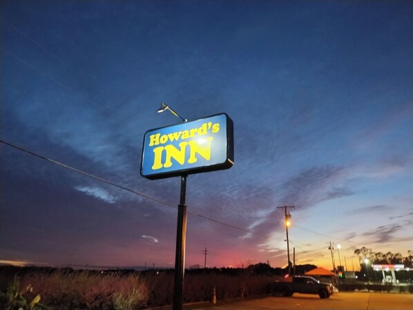 A sign for Howard's Inn.