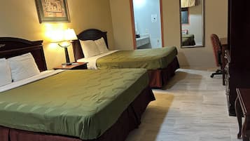 Kamar Double Deluks, 2 Tempat Tidur Double | 1 kamar tidur, meja kerja, tirai kedap cahaya, dan Wi-Fi gratis