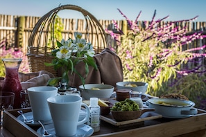 Petit déjeuner compris tous les jours