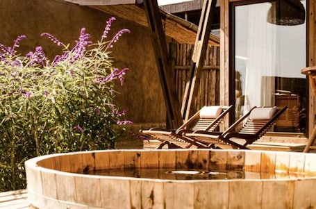 Deluxe Suite | Terrace/patio