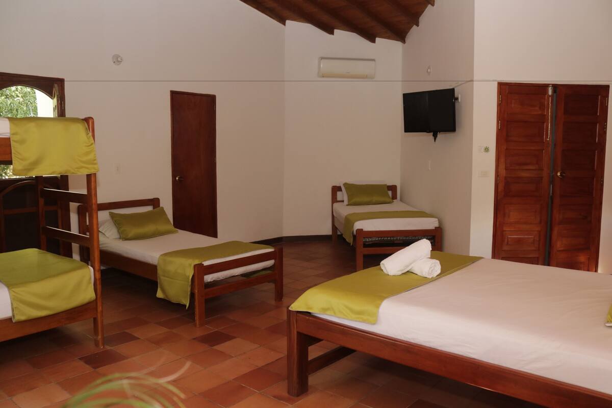Kamar Keluarga (6 people) | Tempat tidur lipat/tambahan dan Wi-Fi gratis
