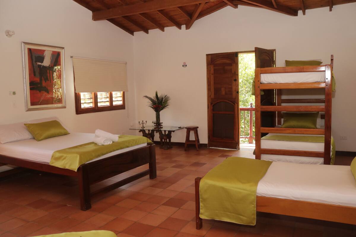 Kamar Keluarga (5 people) | Tempat tidur lipat/tambahan dan Wi-Fi gratis