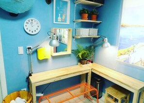 Sky Room (Dormitory) | Desk, free WiFi - Lotto GuestHouse (Suwon)
