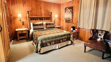 Rustic Retreat, Queen Studio | Decoración personalizada y muebles diferentes