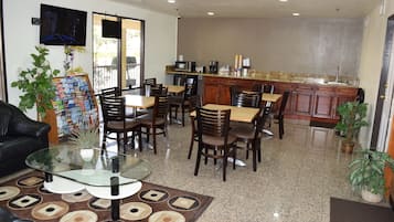 Free daily continental breakfast