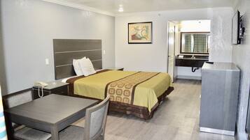 标准房 | 办公桌、熨斗/熨衣板、免费 WiFi、床单