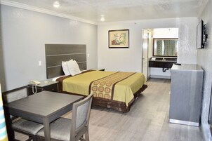 Standard Room | Desk, iron/ironing board, WiFi (free), bed sheets