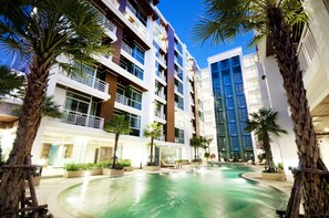 Outdoor pool - Art Patong Residence (Patong)