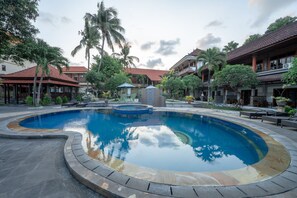 Outdoor pool - Bendesa Accommodation (Kuta)