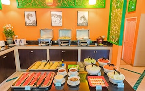 Café da manhã com buffet todos os dias mediante uma taxa
