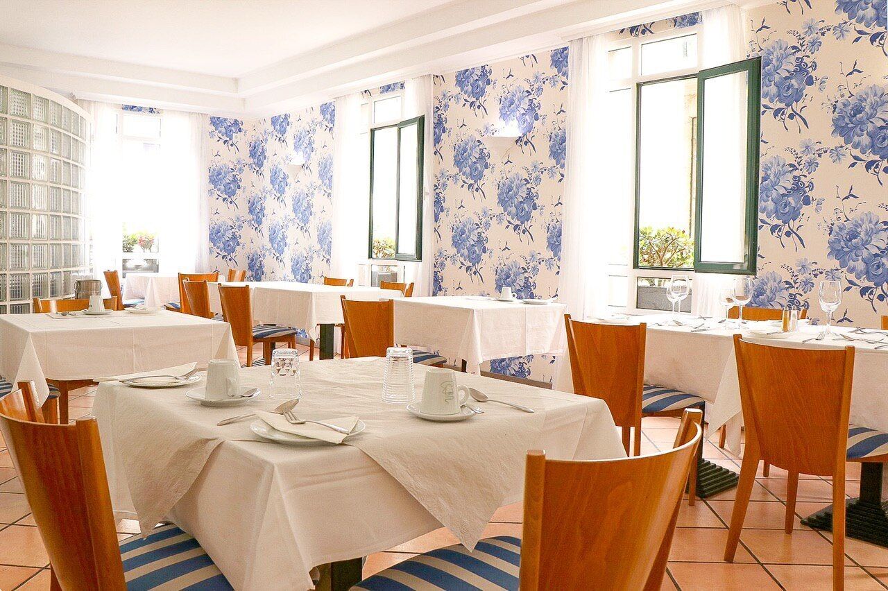 breakfast, lunch, dinner served; regional cuisine