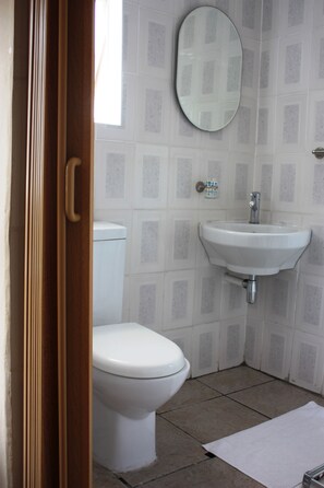 Free toiletries, hair dryer - Sunnyridge Lodge (East London)