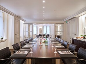 Meeting facility - Hôtel de la Trémoille (Paris)