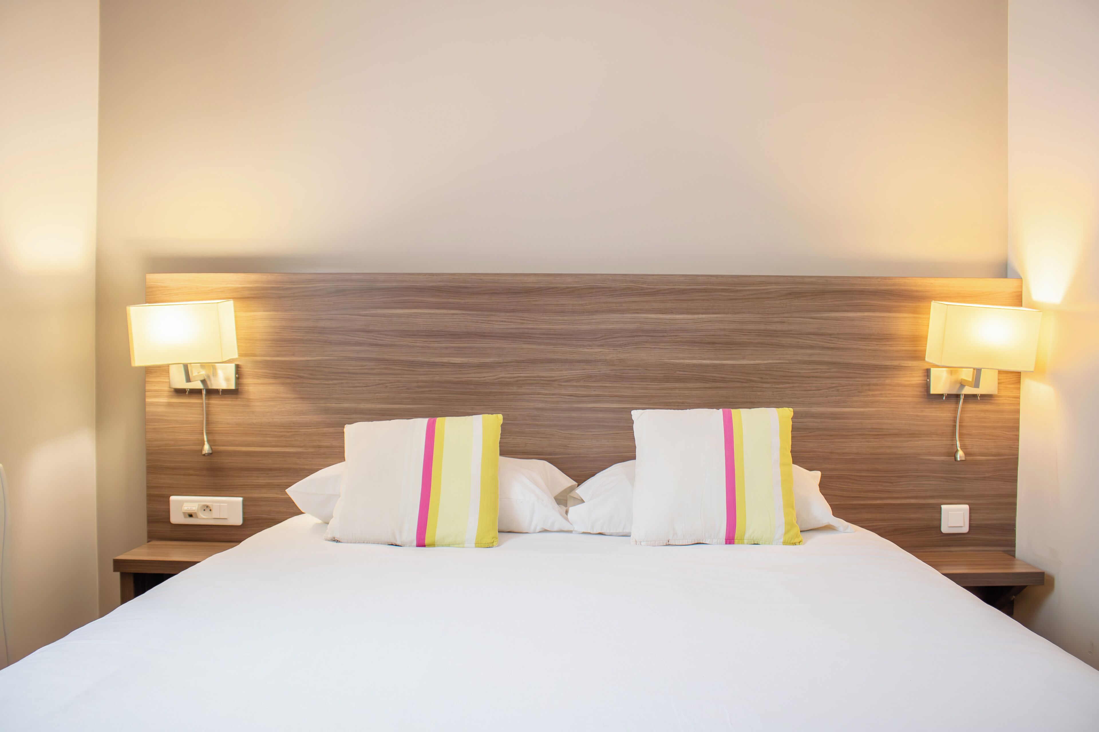 double room balnéo | premium bedding, desk, soundproofing, iron/ironing board